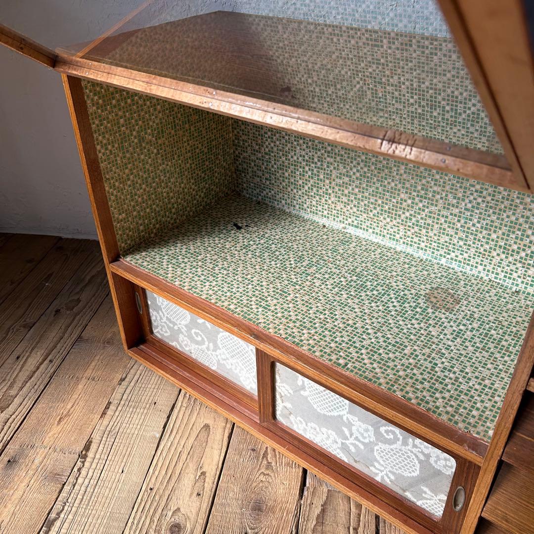 引き出し付き　飾り棚　収納