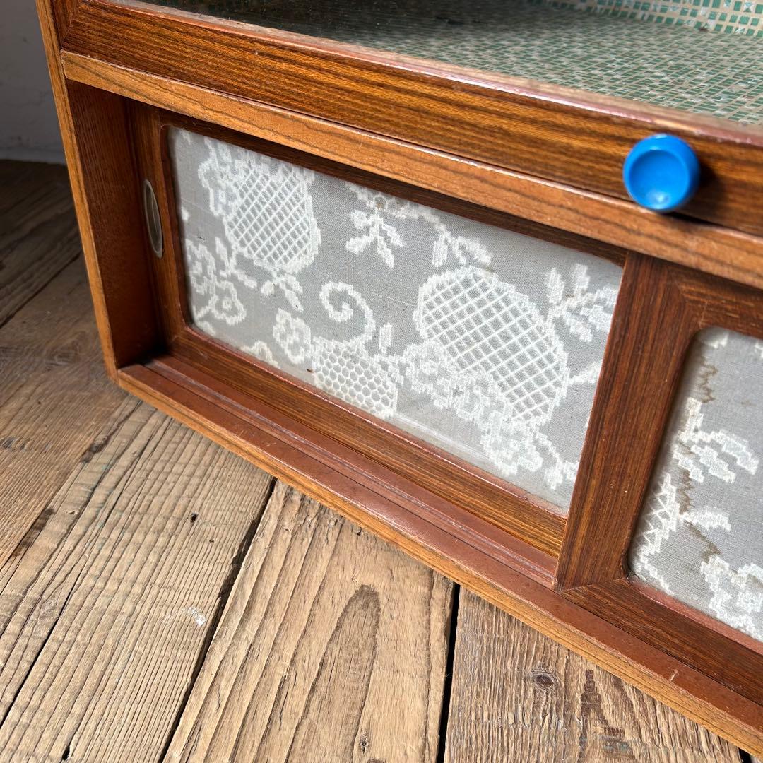 引き出し付き　飾り棚　収納