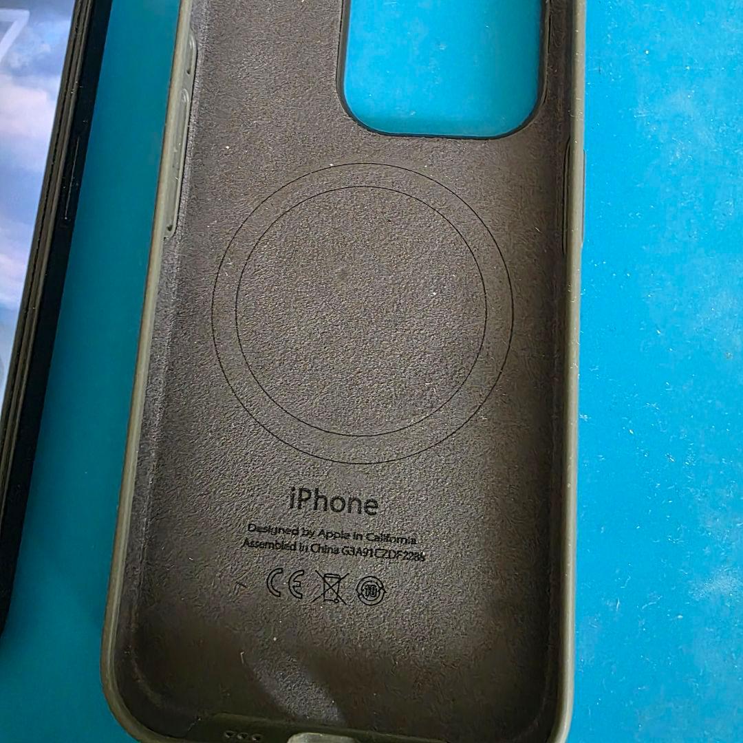 美品　Apple iPhone 15 Pro 128GB ソフトバンク版