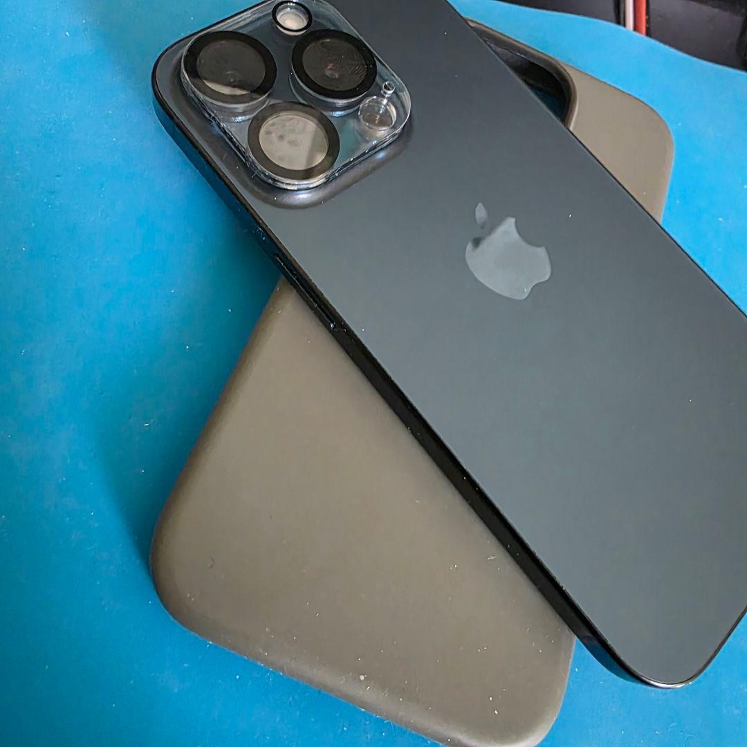 美品　Apple iPhone 15 Pro 128GB ソフトバンク版