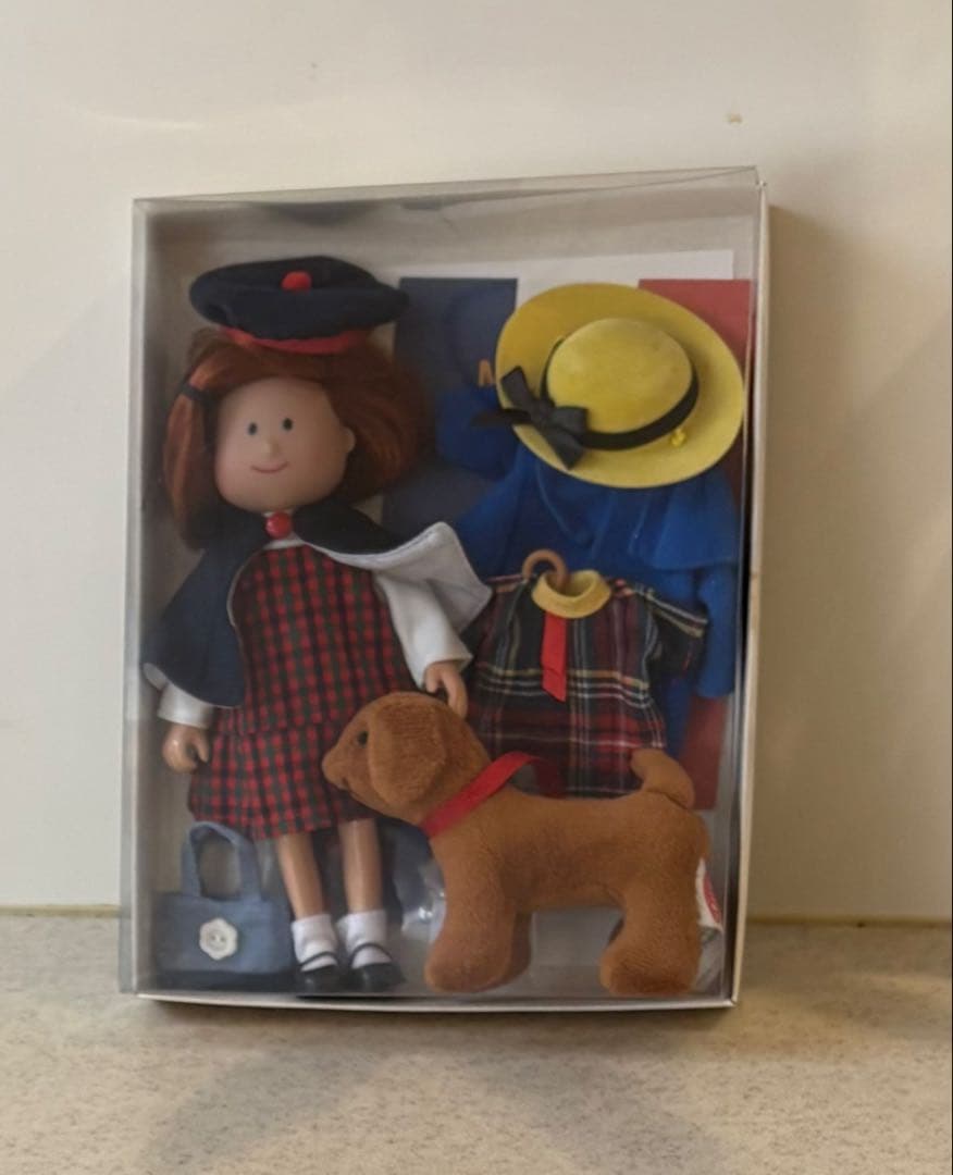 マドレーヌちゃん 人形