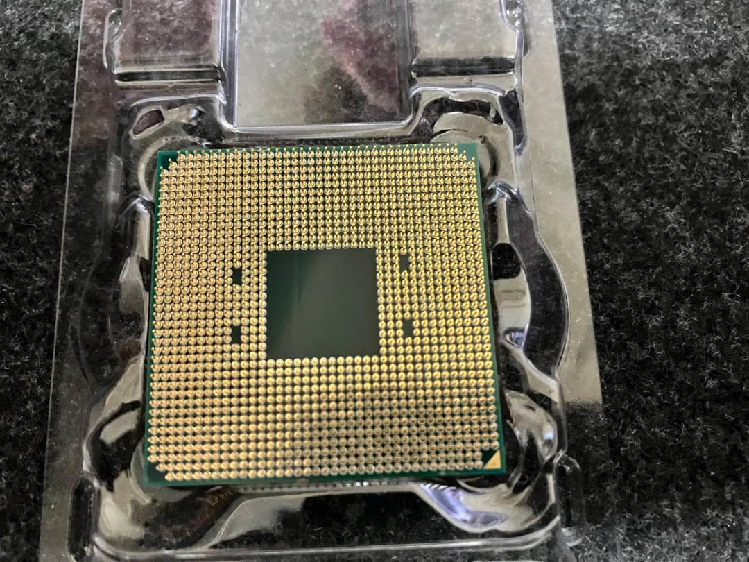 AMD Ryzen 7 3700X CPU 本体のみ