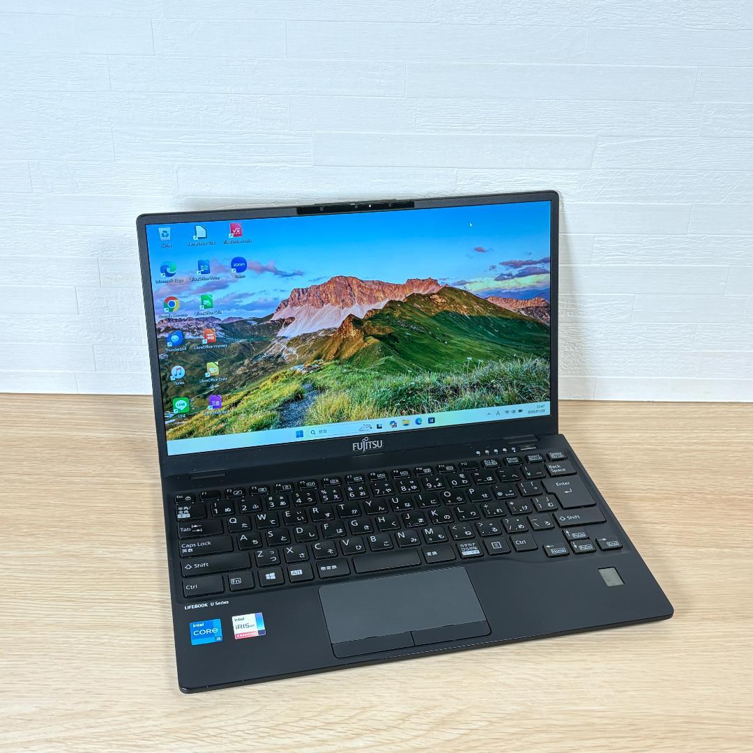 富士通　11世代i5　高年式　美品　ノートパソコン　Windows11　02