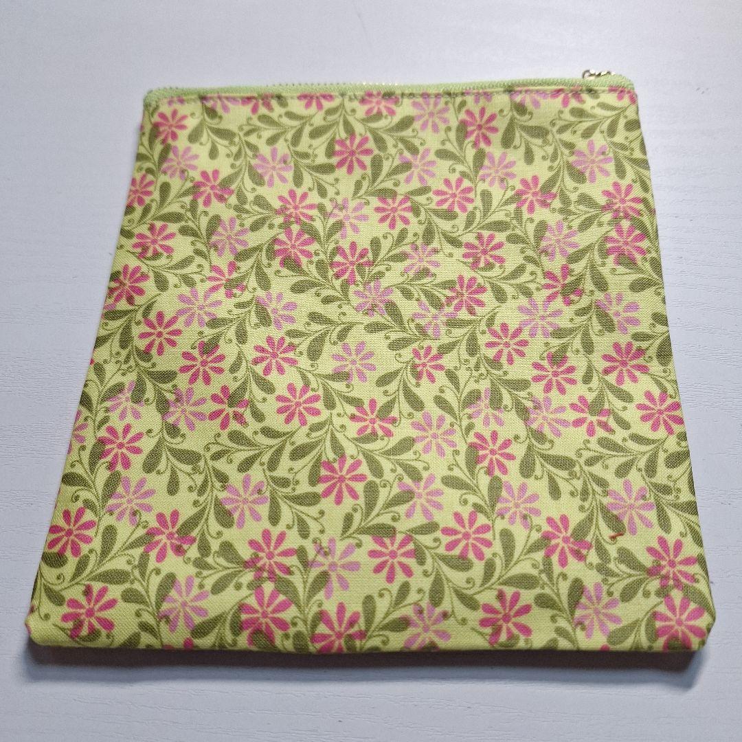 インコ、シマエナガ、オカメインコパネル生地　ハンドメイド　フラットポーチ