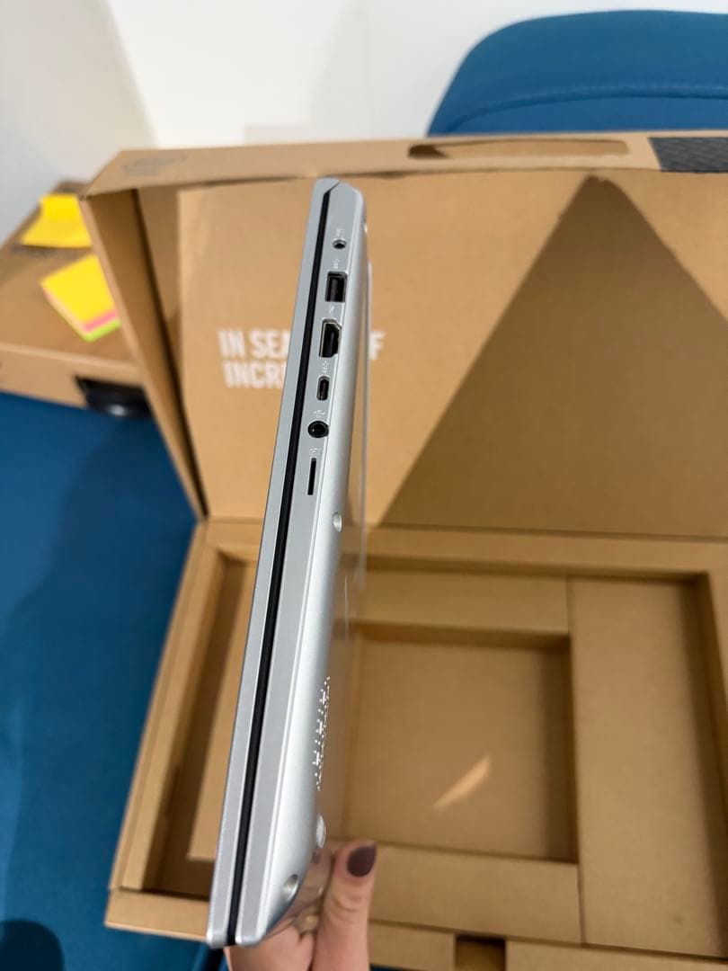 ASUS ノートPC Intel Core i3 シルバー