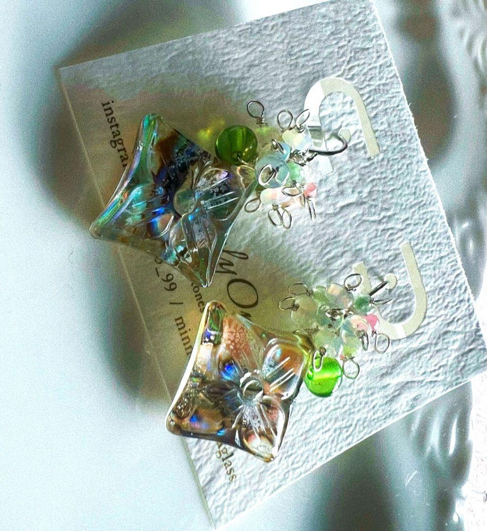 フラワーカービングピアス　トリプレットカービング　水晶　アバロンシェル　希少