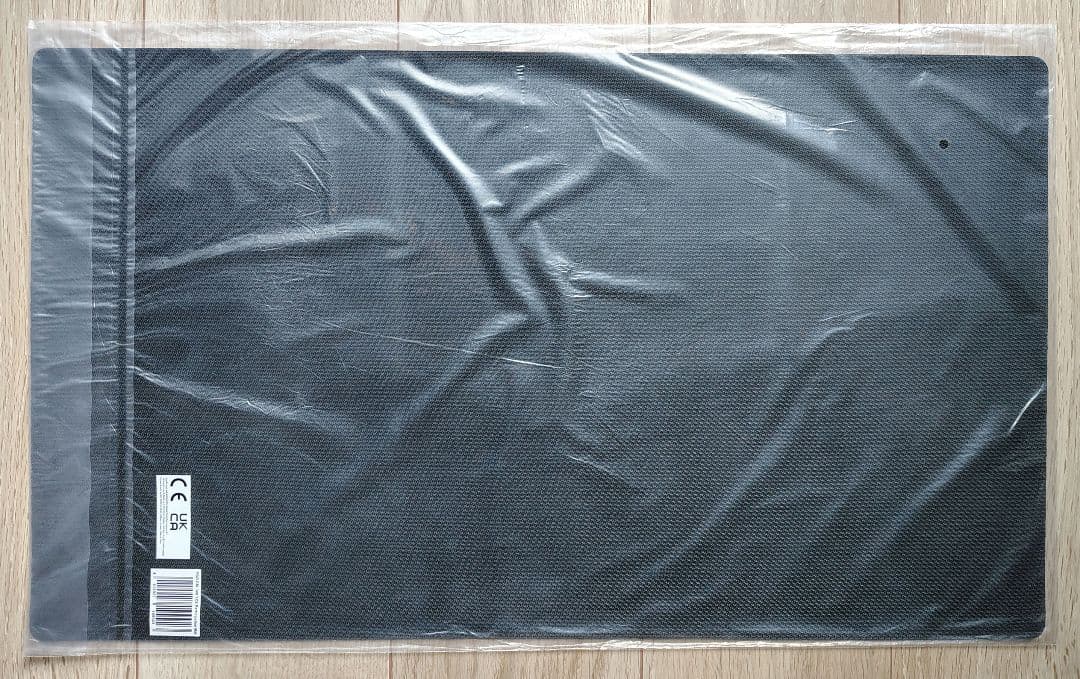 遊戯王 公式 プレイマット YCS 300 赤 黒 2026 未開封 EU版