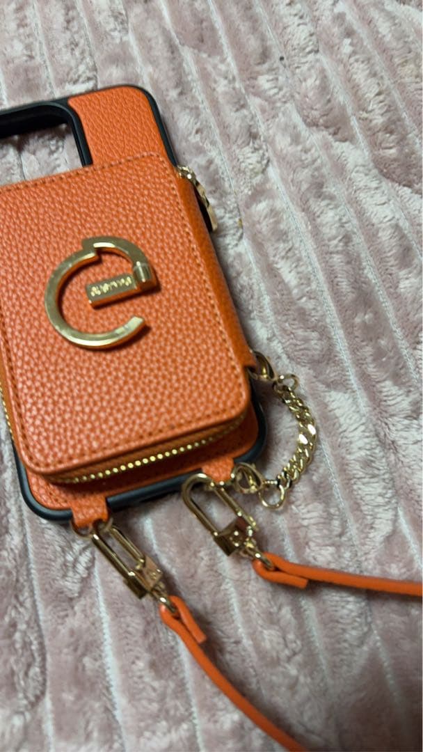 オレンジ レザー風 iPhoneケース カードポケット付き　iPhone16プロ