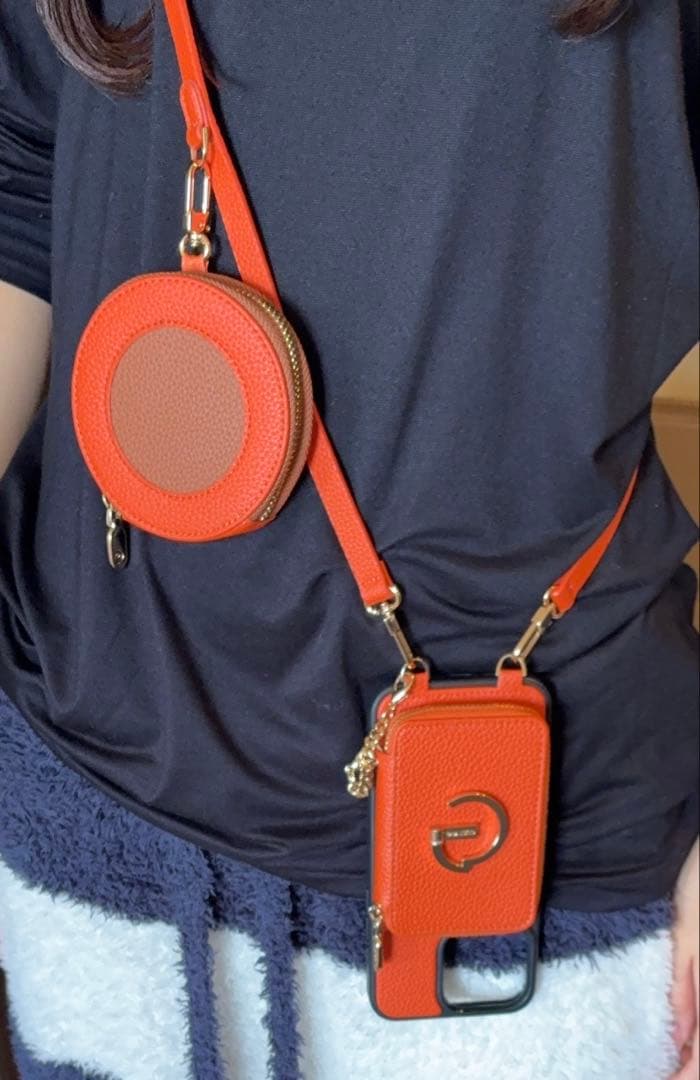 オレンジ レザー風 iPhoneケース カードポケット付き　iPhone16プロ