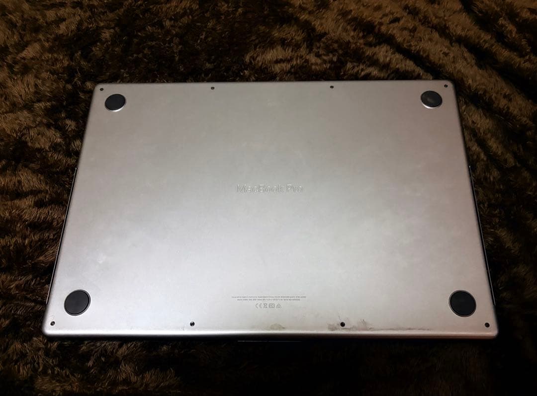 ジャンク使用不可パーツ M1 16インチ2テラのストレージ