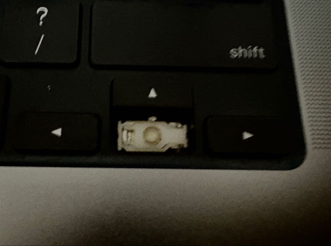 ジャンク使用不可パーツ M1 16インチ2テラのストレージ