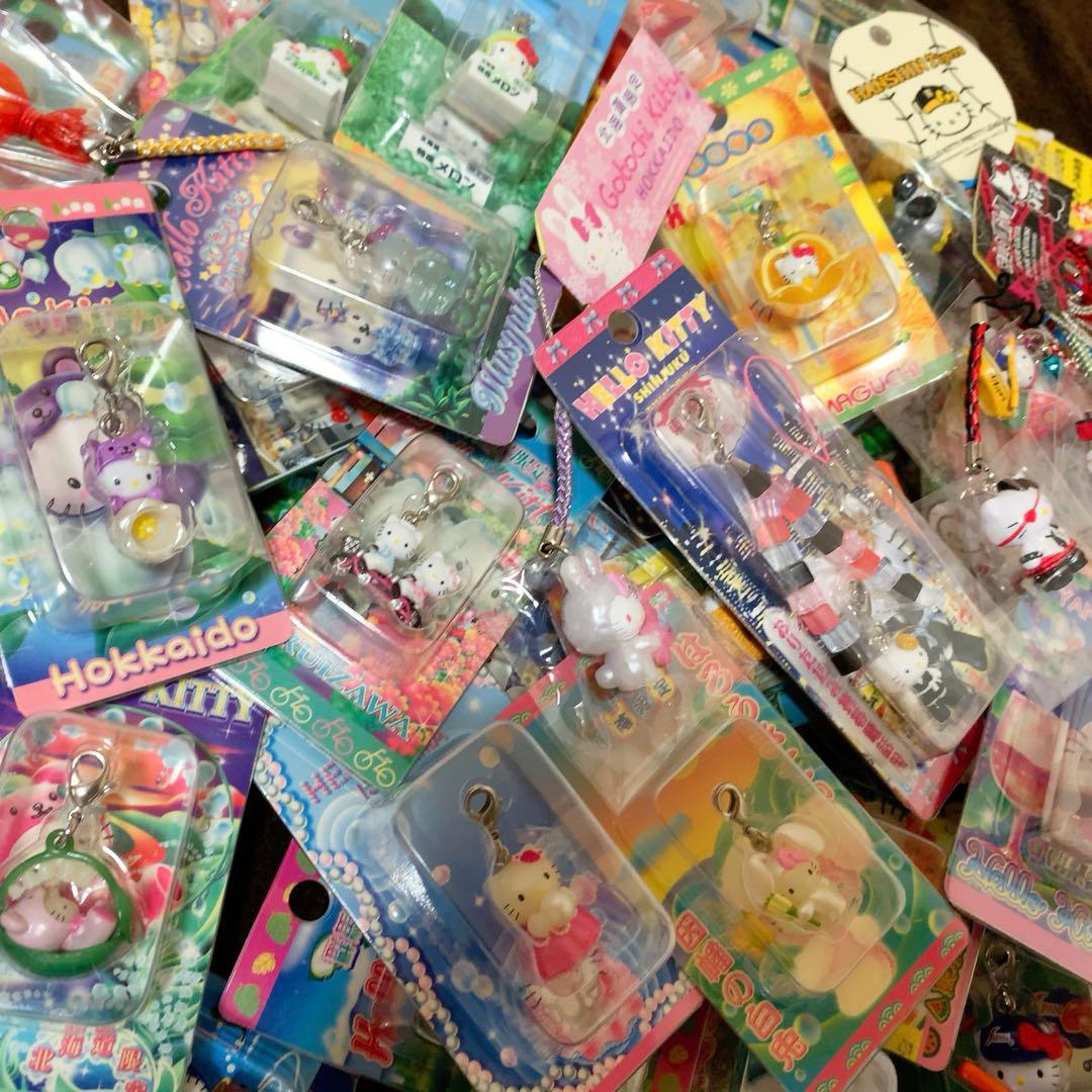 ヒ*マ様 ご当地キティ　68個　根付　ファスナーマスコット　パンク/新宿ver.