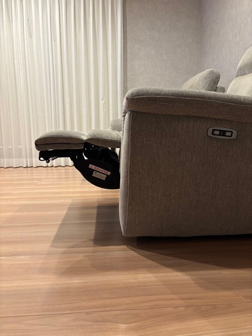 電動ソファー ３人掛け リクライニング ポケットコイル 布 テーブル付き