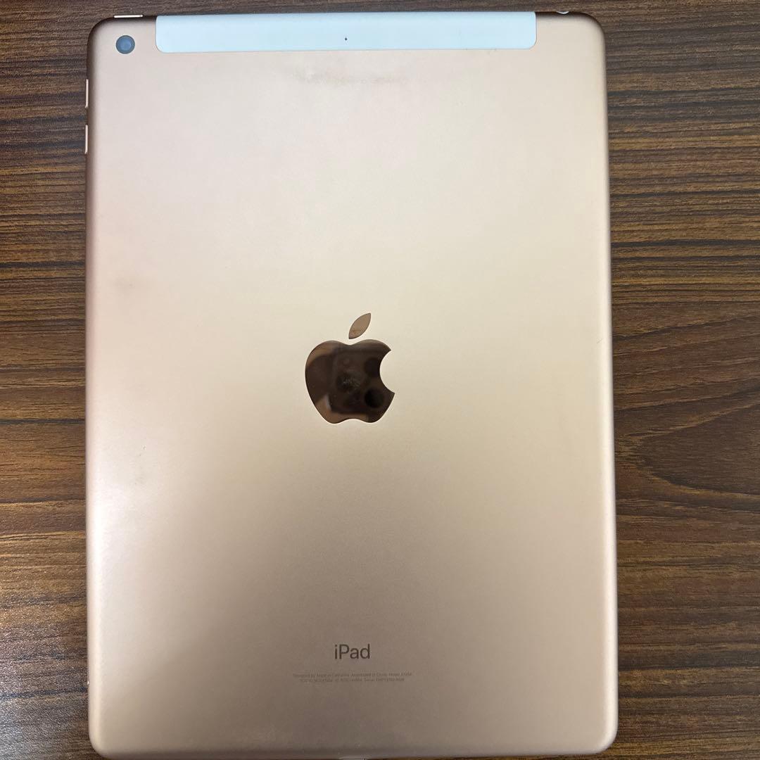 S*様 Apple iPad (モデル A1954) ゴールド第6世代32G