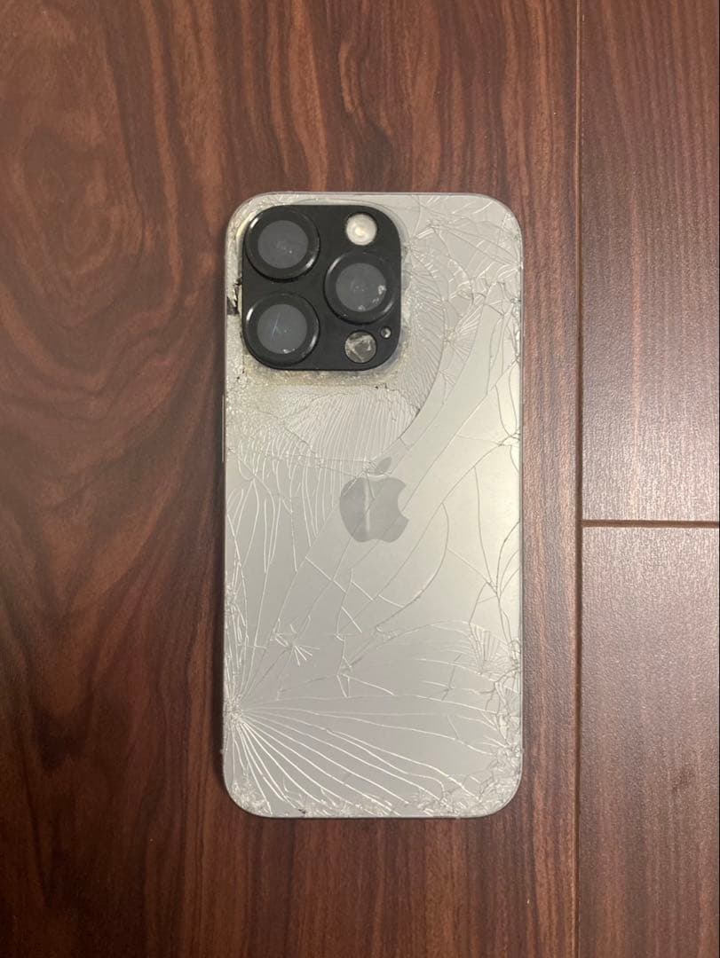 今週中iPhone 15 Pro ナチュラルチタニウム　256GB Simフリー