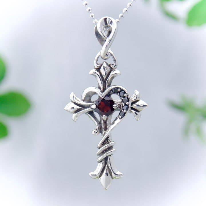 シルバー・ペンダントトップ　~ ハート＆クロス ~