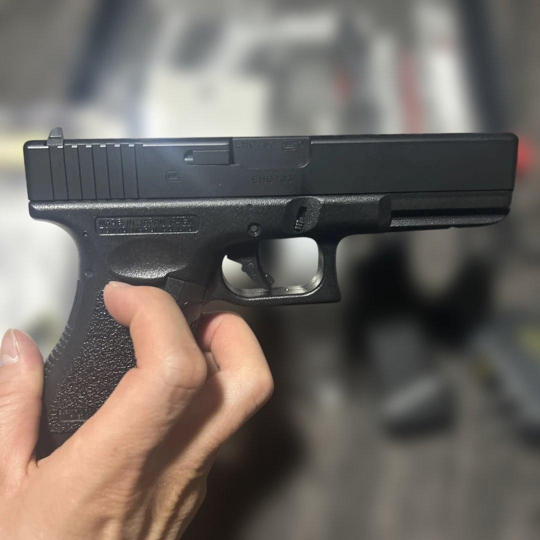 GLOCK 18C 電動ガン 充電器付き　使用回数少なめ