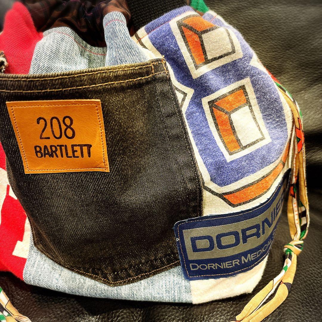 ハンドメイド 巾着トートバッグ ビンテージ缶バッジ付き♡