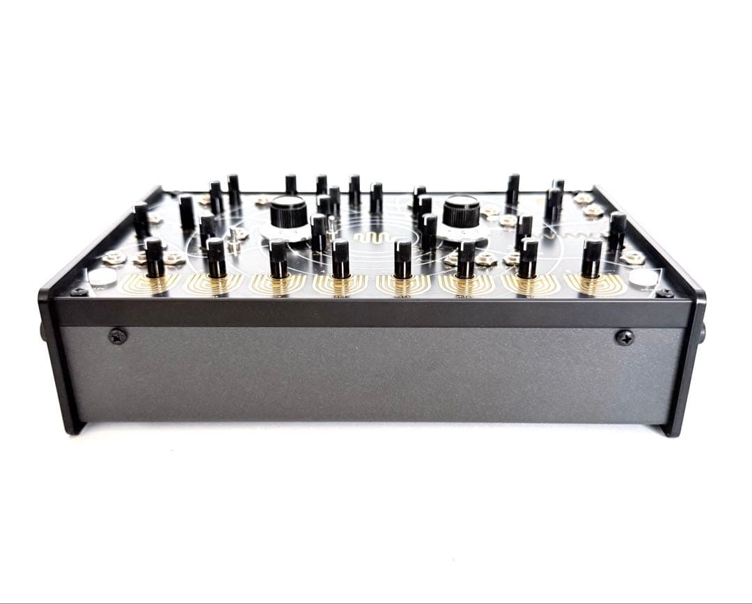 EOWAVE QUADRANTID SWARM シンセサイザー