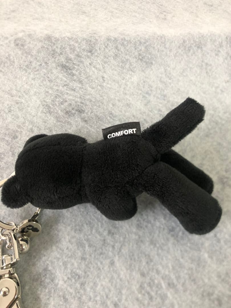COMFORT 黒いクマのぬいぐるみキーホルダー