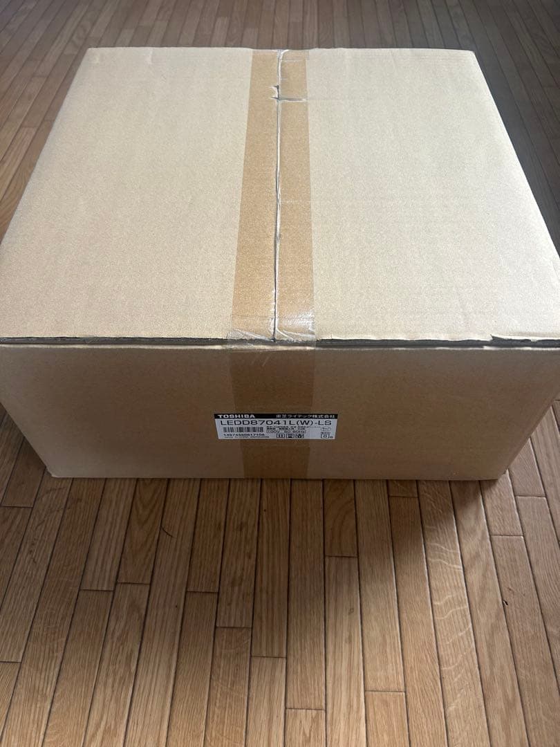 TOSHIBA LEDD87041L(W)-LS ダウンライト　8台