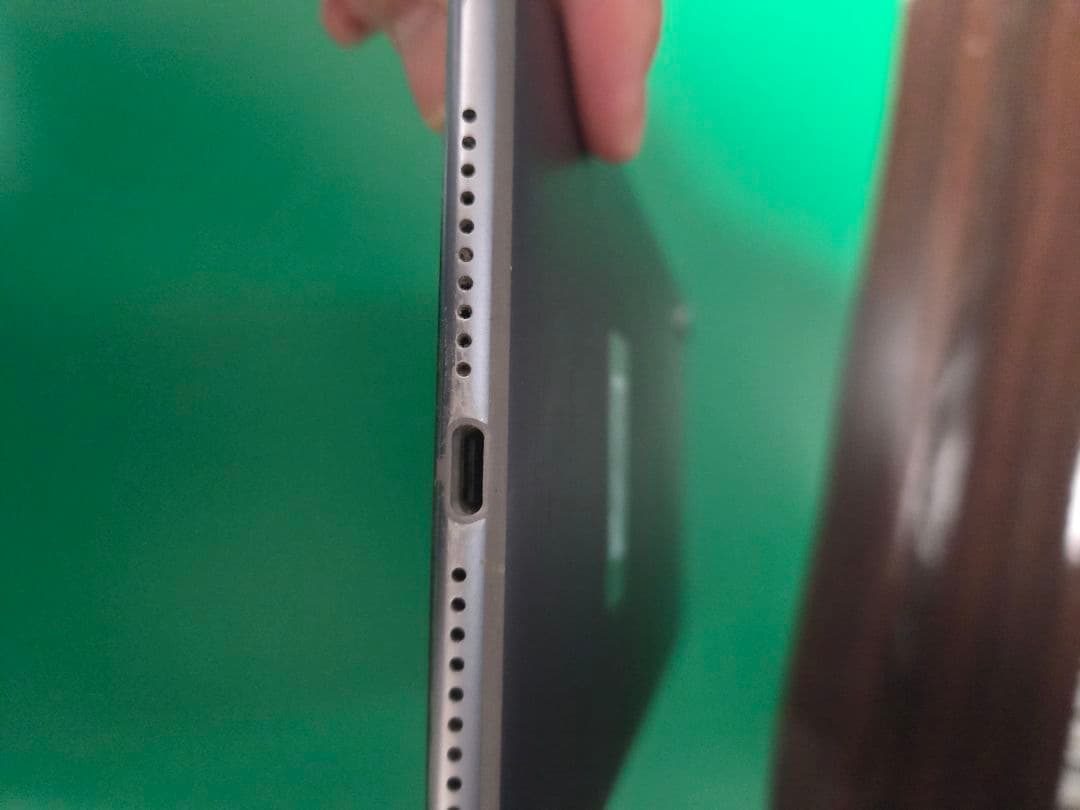 HUAWEI MediaPad M5 本体 充電器・ケース付き