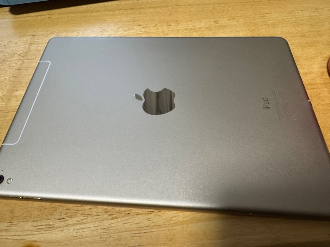 iPad Pro 9.7 Wi-Fi + Cellularモデル 128GB