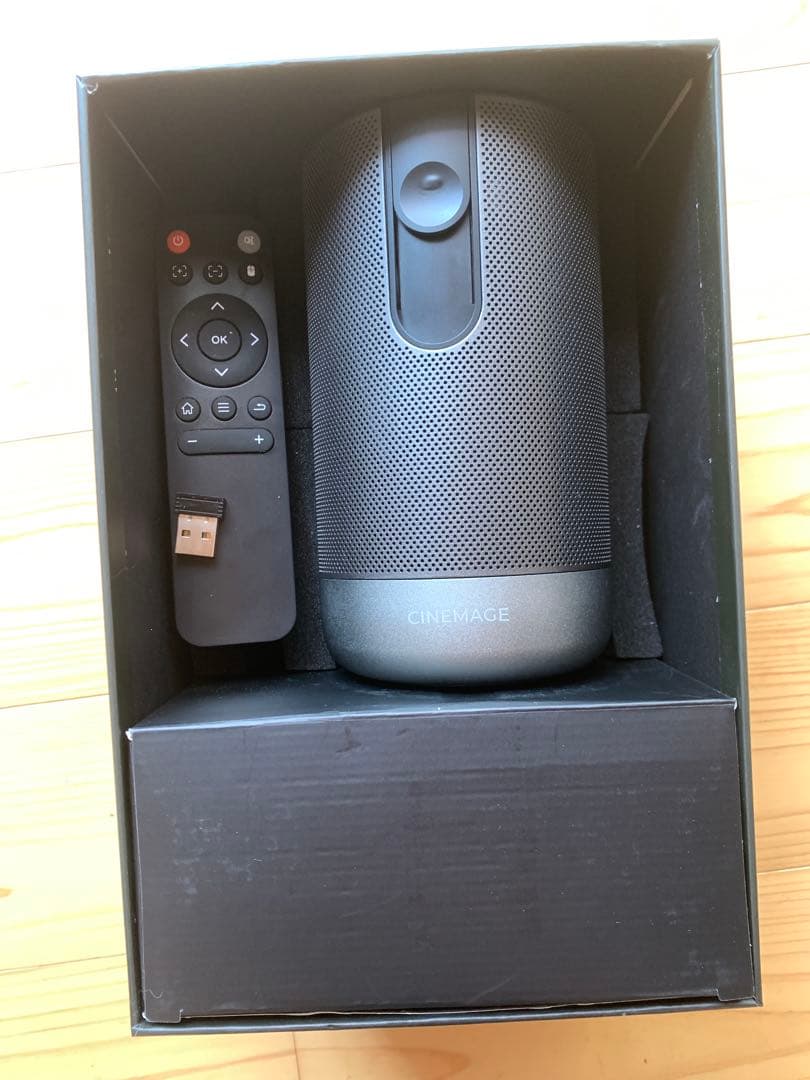 美品【ハイエンドモデル】ポータブルプロジェクター　シネマージュ