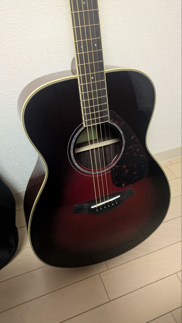 美品　YAMAHA FS830 アコースティックギター【ケース、カポ付き】