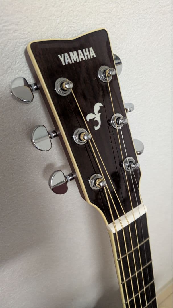 美品　YAMAHA FS830 アコースティックギター【ケース、カポ付き】