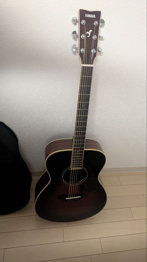 美品　YAMAHA FS830 アコースティックギター【ケース、カポ付き】