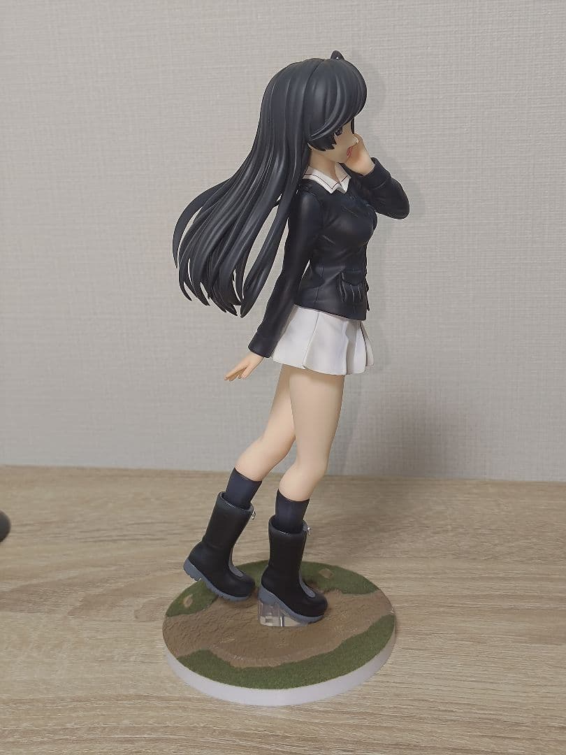 ガールズ＆パンツァー 五十鈴華 フィギュア パンツァージャケットVer. 1/8