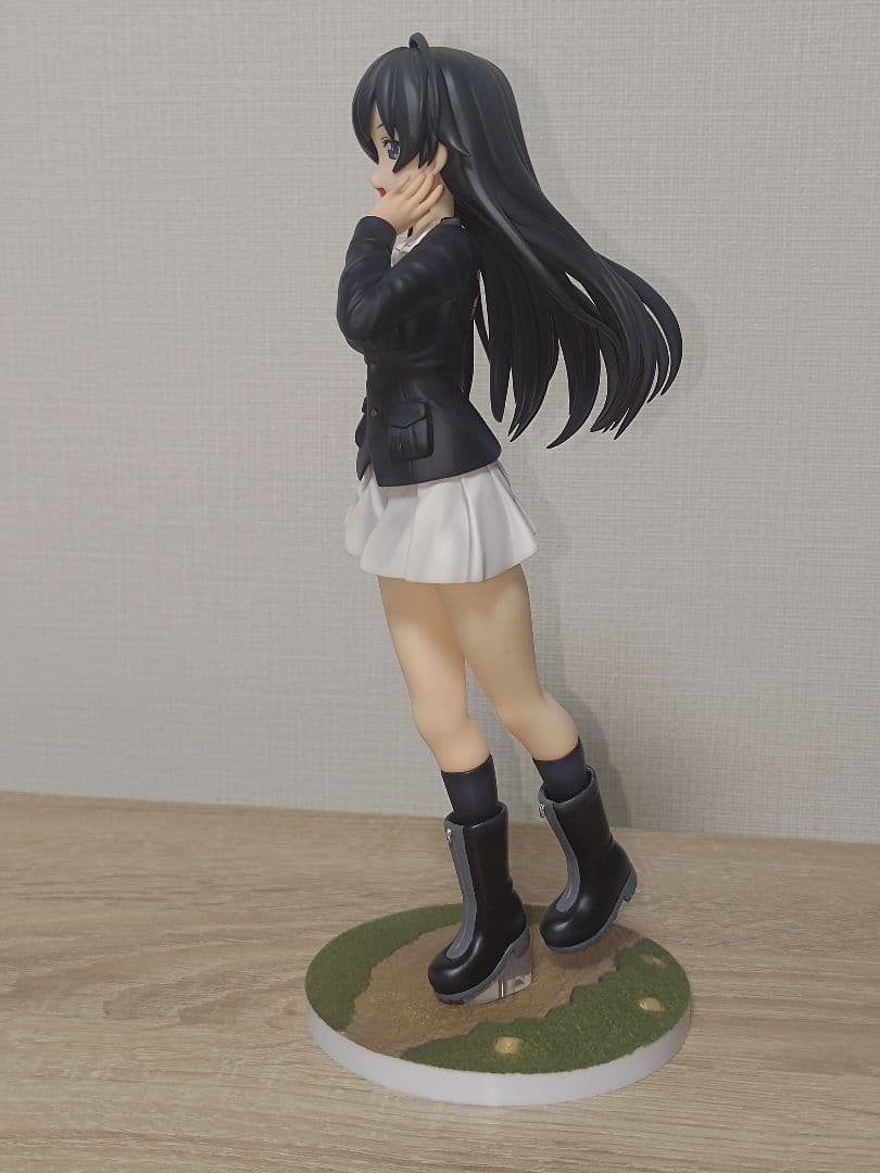 ガールズ＆パンツァー 五十鈴華 フィギュア パンツァージャケットVer. 1/8