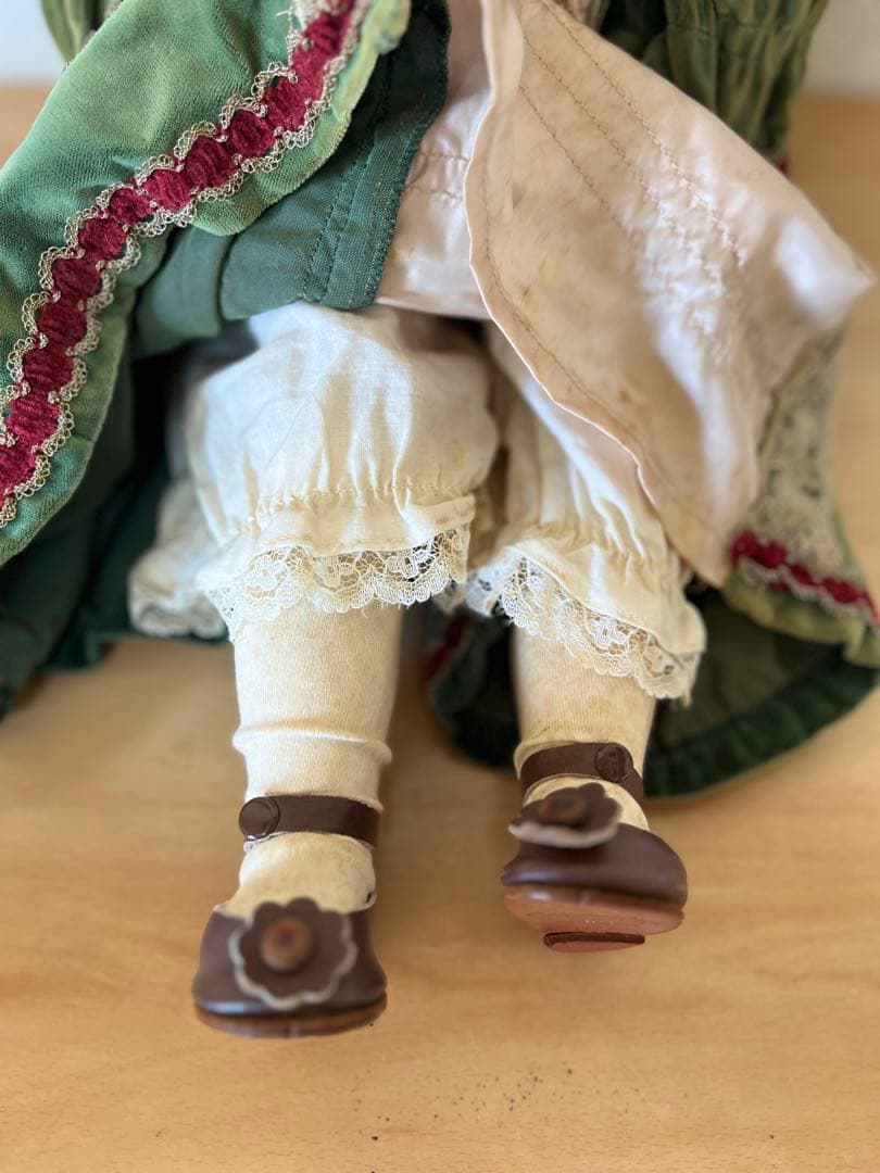 愛くるしい西洋人形 ２　コレクターズドール　\" A T \"