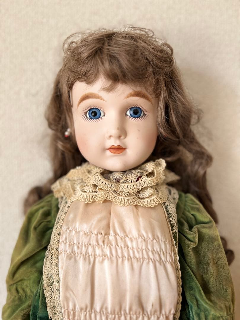 愛くるしい西洋人形 ２　コレクターズドール　\" A T \"