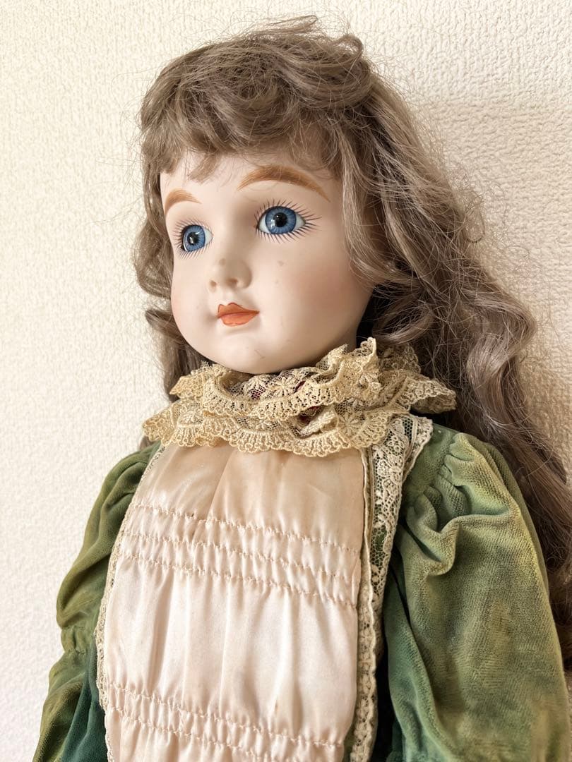 愛くるしい西洋人形 ２　コレクターズドール　\" A T \"