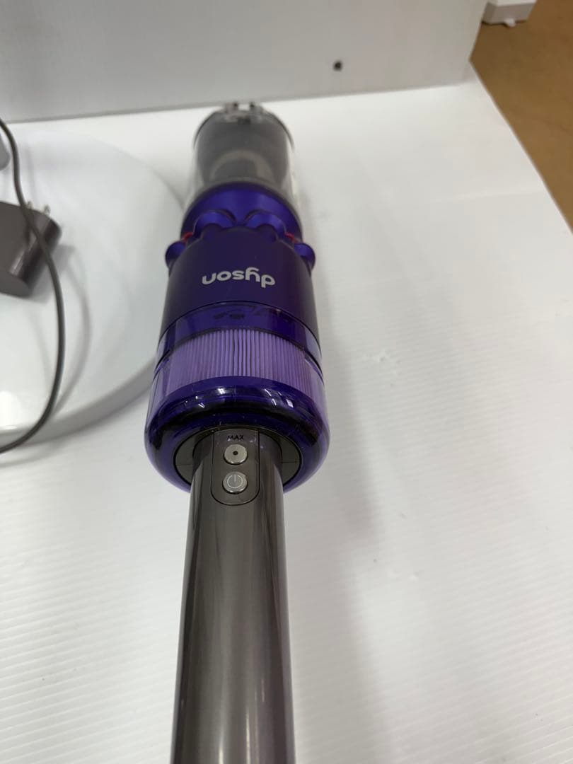 ダイソン コードレススティッククリーナー SV19
