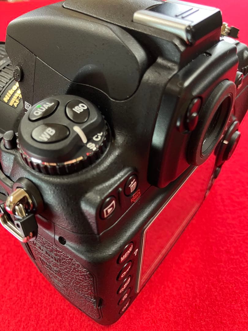 衝撃　新春大特価！　これが新品同様　Ｄ700 Ｓ数2003回　24-85mmＥＤ