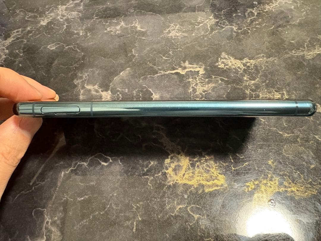 Xperia 5 III グリーン　本体　縦線あり