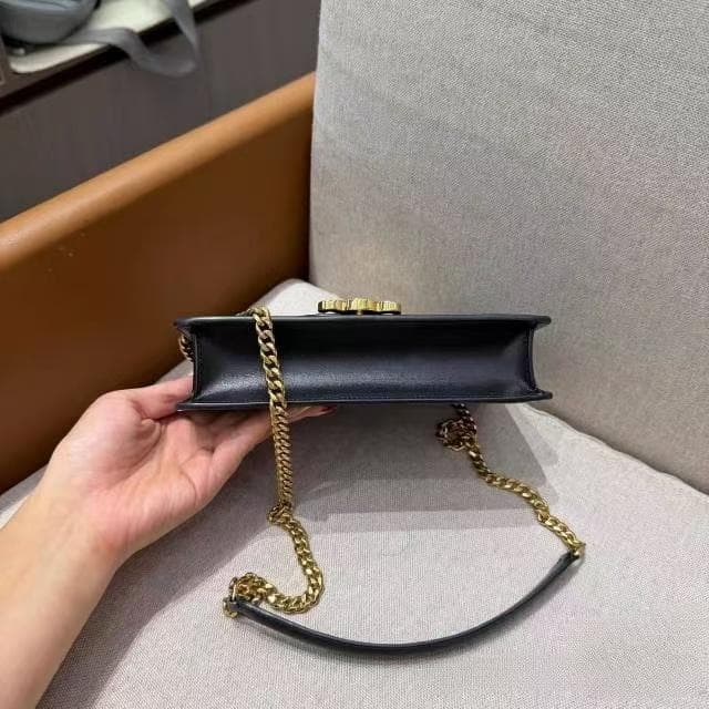 【極美品】高級本革製 チェーンウォレットバッグ 黒 ゴールド金具 2way 仕様