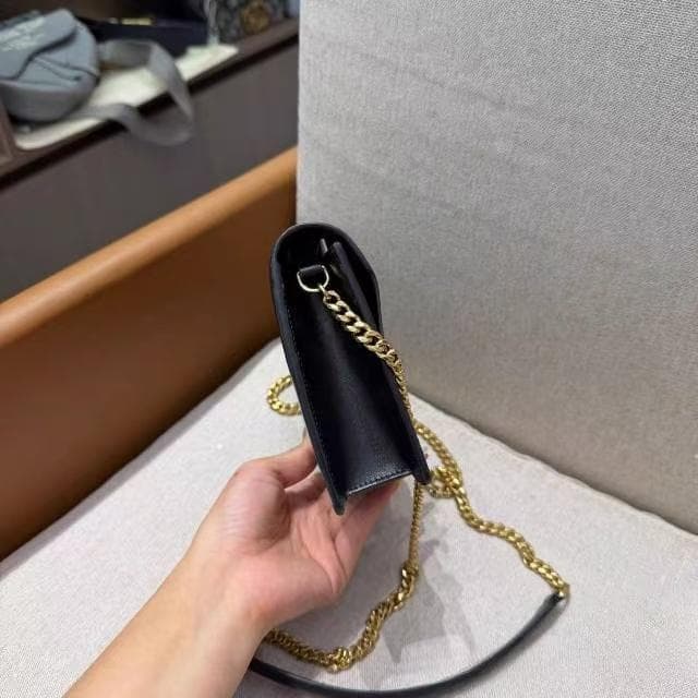 【極美品】高級本革製 チェーンウォレットバッグ 黒 ゴールド金具 2way 仕様