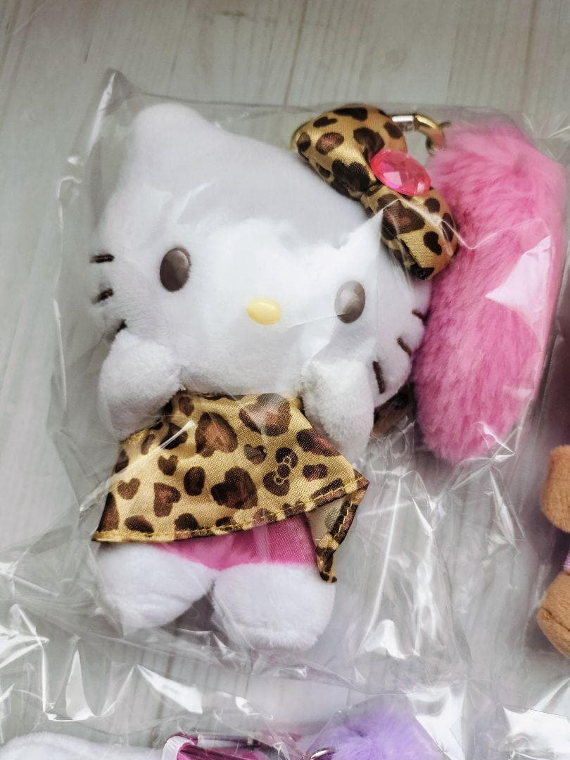 キティちゃんしっぽ付きマスコットキーホルダー▫日焼け▫ヒョウ ピンク▫ゼブラ▫