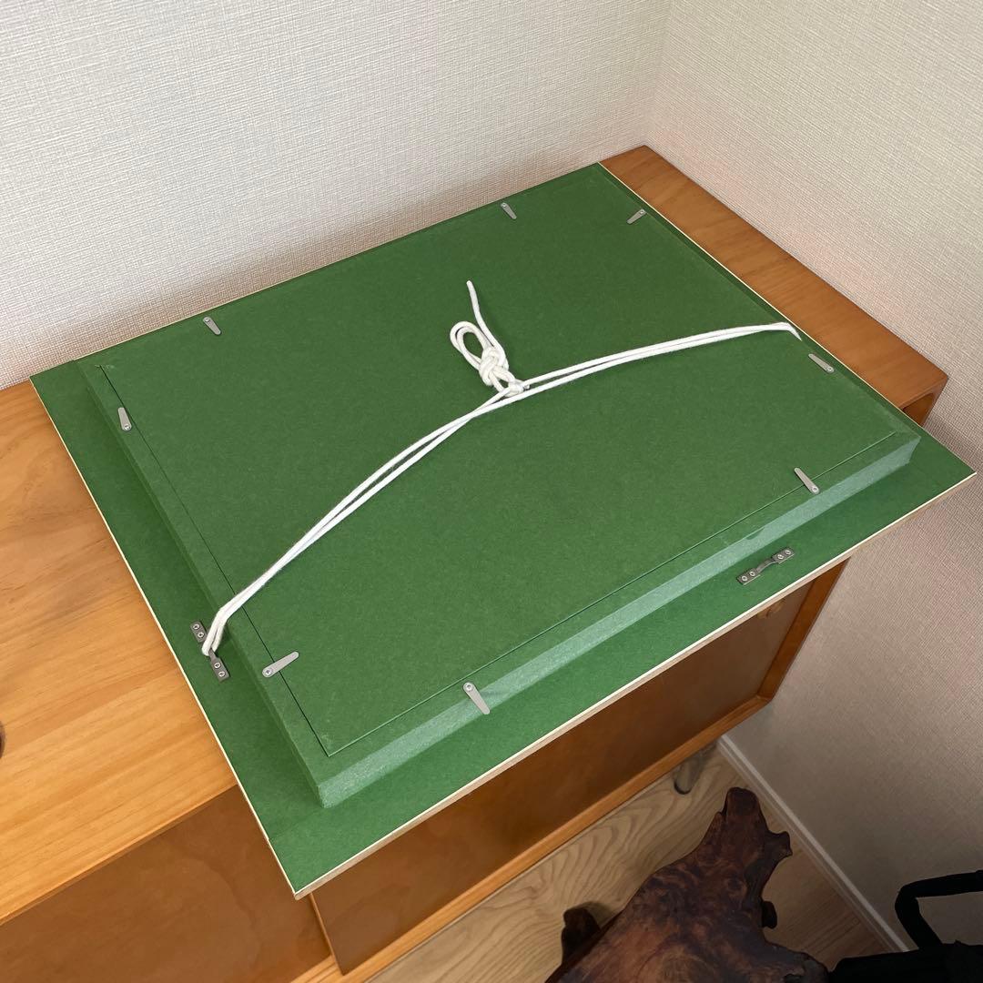 緑色の抽象画 金色フレーム付き