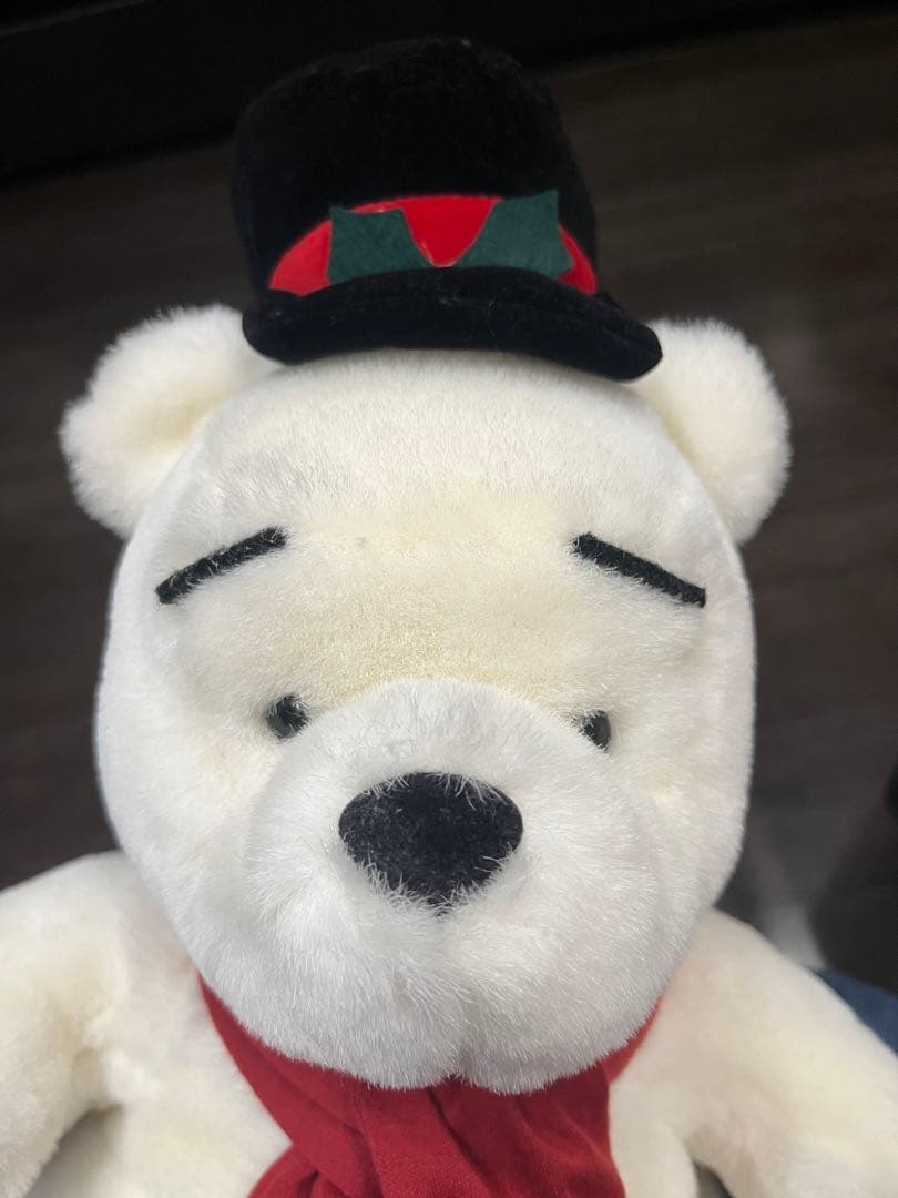 クマのプーさん　ホワイトぬいぐるみ