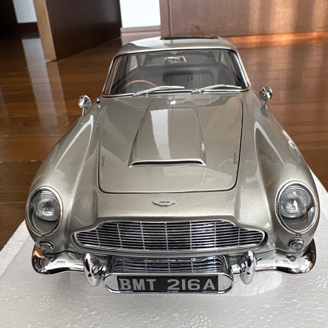 １/18 オートアート アストンマーチンDB5 ゴールドフィンガー 60周年記念