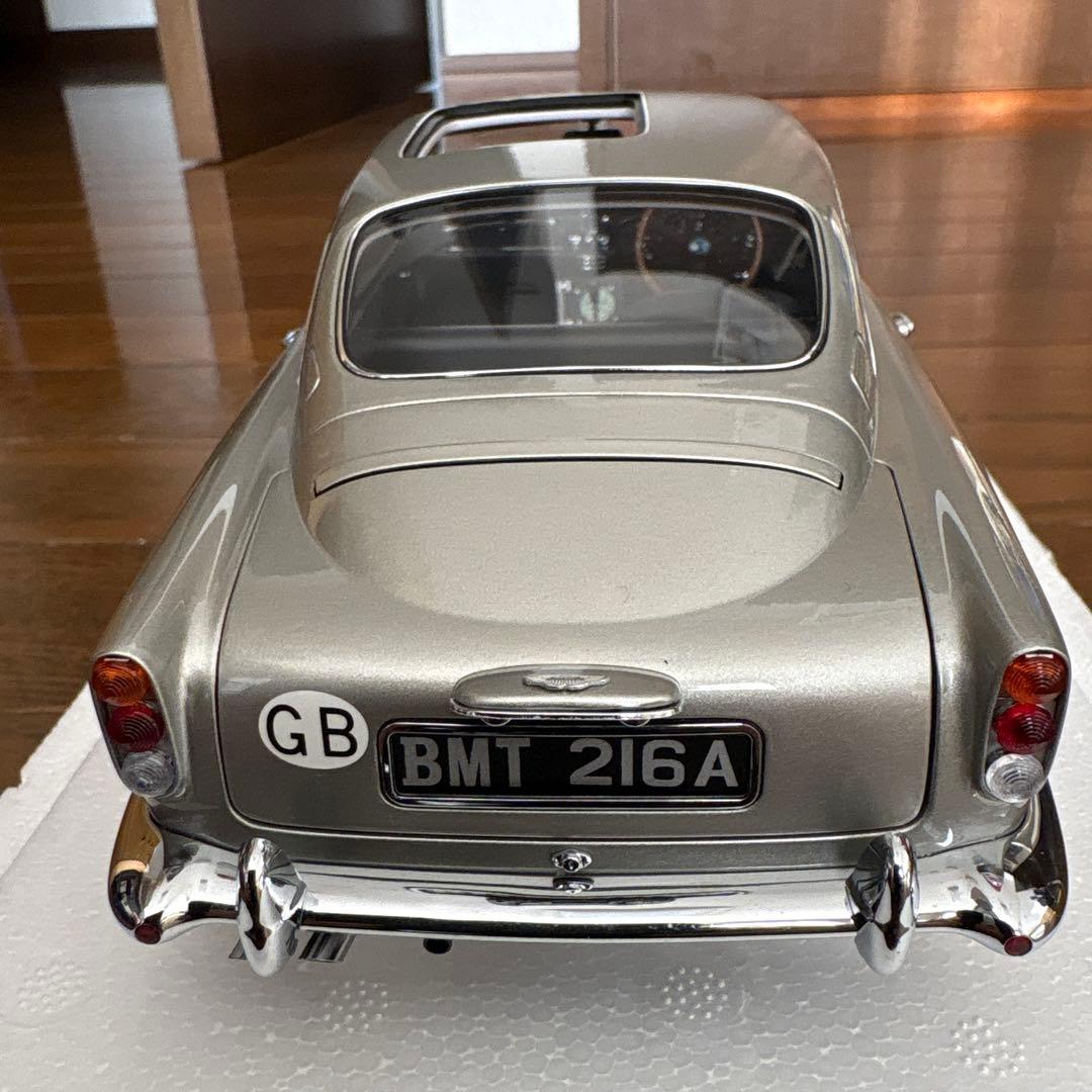 １/18 オートアート アストンマーチンDB5 ゴールドフィンガー 60周年記念