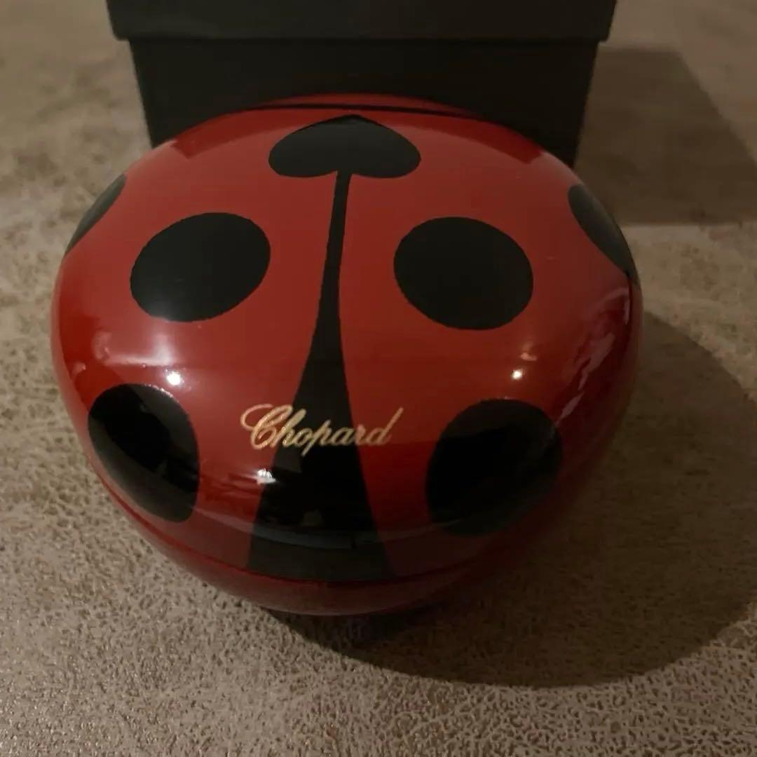 非売品Chopard てんとう虫型小物入れ