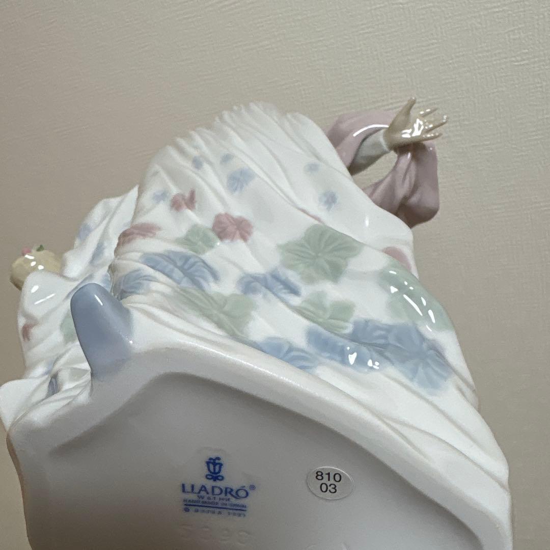 リヤドロ LLADRO 「春の輝き」新品！　　　　　　　元箱付き！