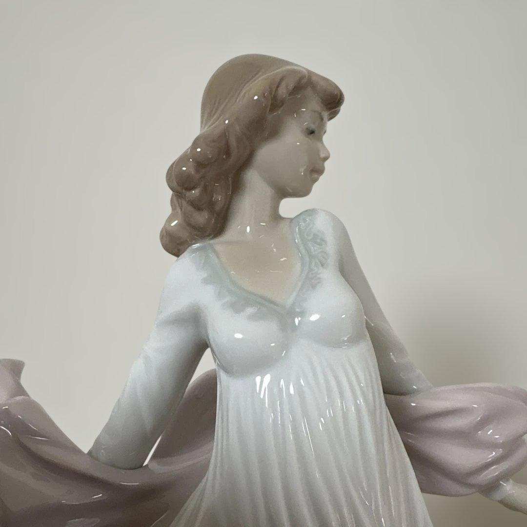 リヤドロ LLADRO 「春の輝き」新品！　　　　　　　元箱付き！