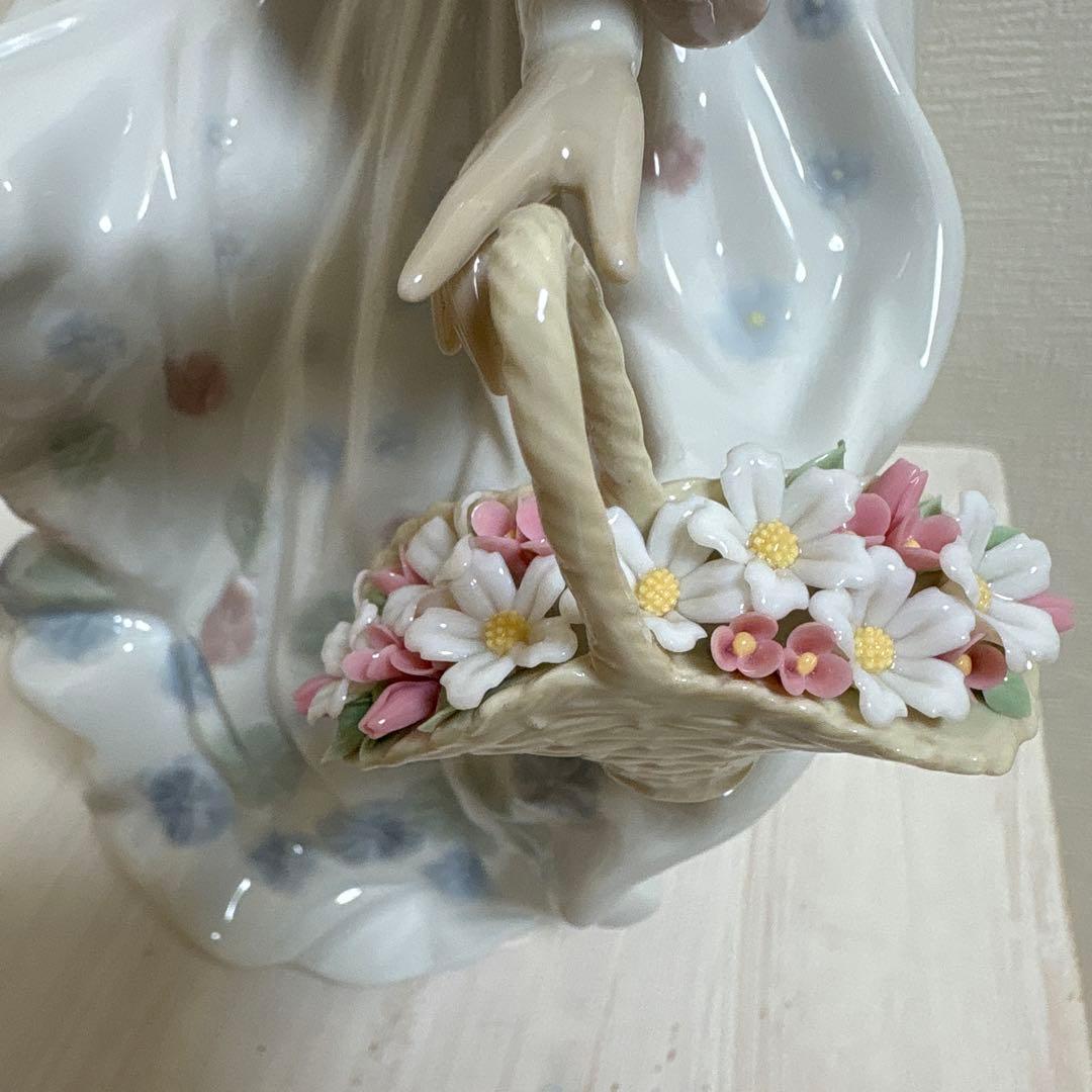 リヤドロ LLADRO 「春の輝き」新品！　　　　　　　元箱付き！